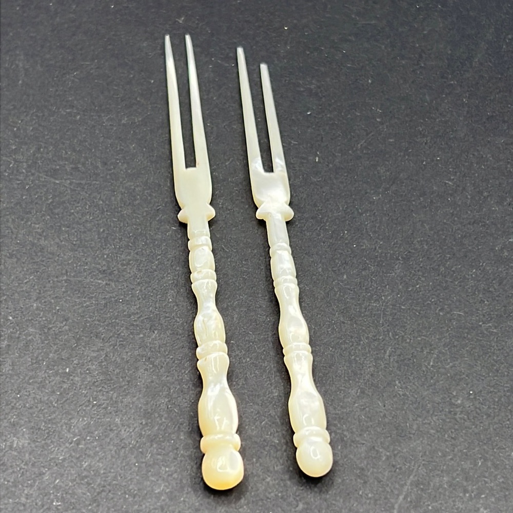 Antique (?) MOP cocktail fork set